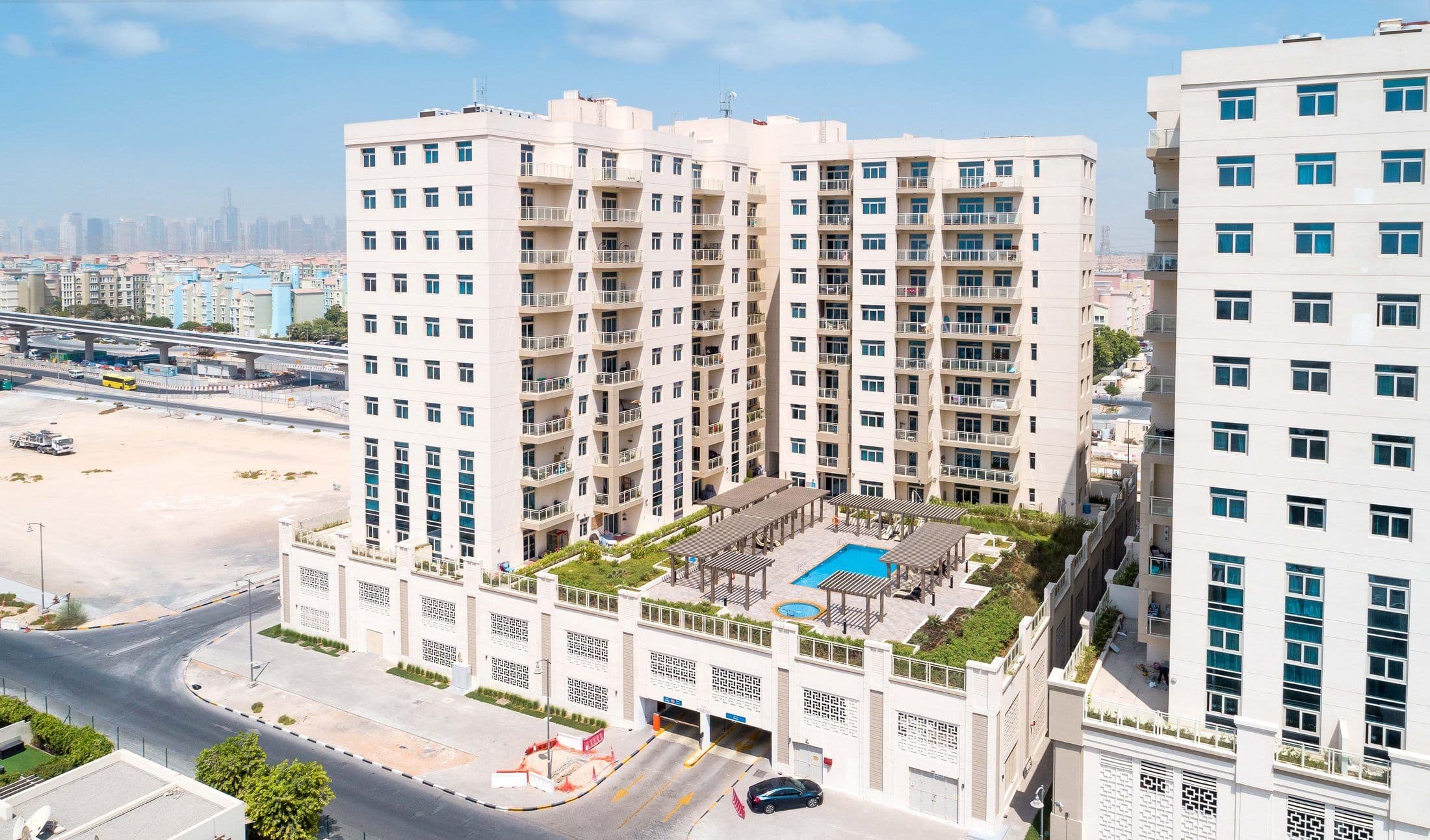 Daisy — Exterior 2