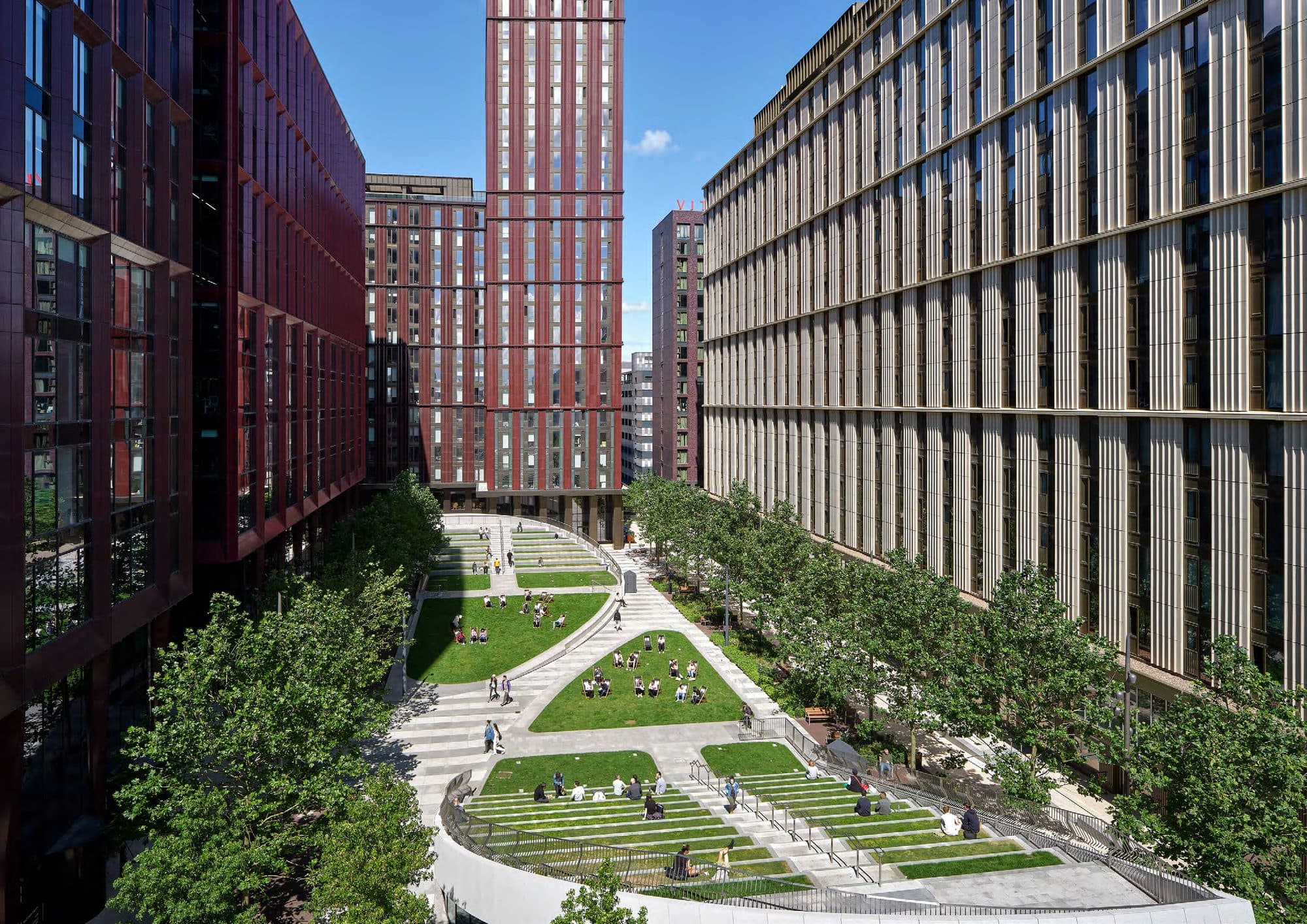 Vita Living Circle Square North — Exterior courtyard
